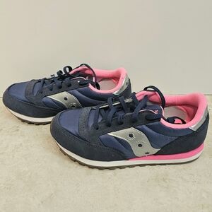 NWT Saucony Youth Jazz Classic Navy and Pink Sneakers